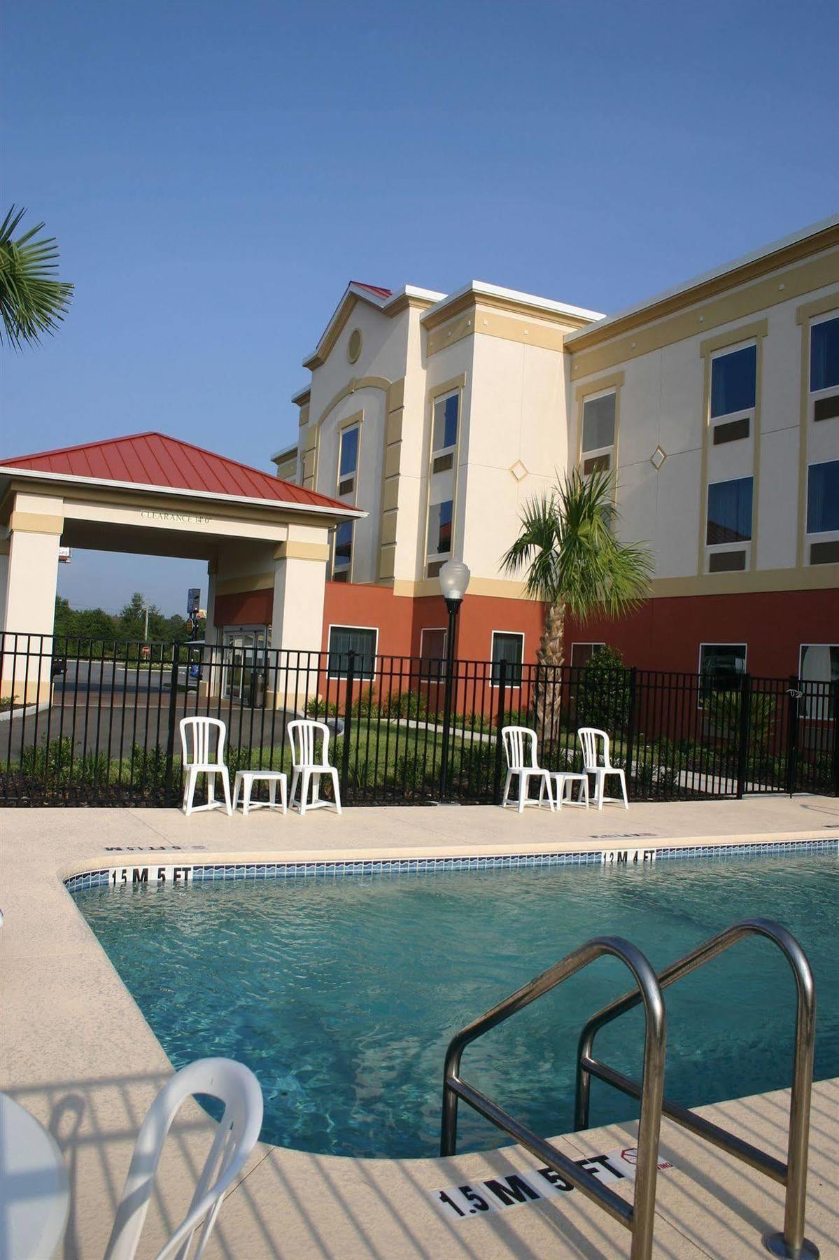 Comfort Inn & Suites Wildwood - The Villages Exterior photo
